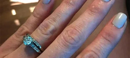 Dogged Metal Detector Enthusiast Won’t Give Up, Pulls Ring From Ocean on 3rd Try
