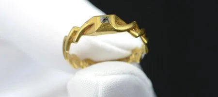69-Year-Old Treasure Hunter Unearths Medieval Wedding Ring on English Farm