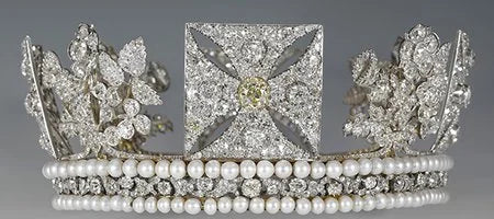 Queen Elizabeth II’s Iconic Jewelry Goes on Display at Buckingham Palace