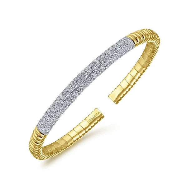 14K Yellow Gold Cuff Bracelet with Diamond e Station