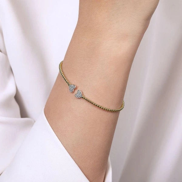 14K Yellow Gold Bujukan Split Cuff Bracelet with White Gold e Diamond Hearts