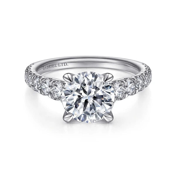 18K White Gold Round Diamond Engagement Ring