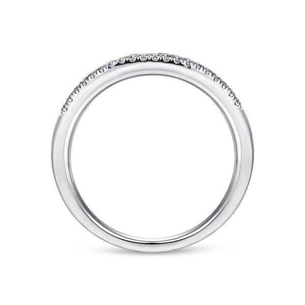 14K White Gold Curved e Diamond Ring