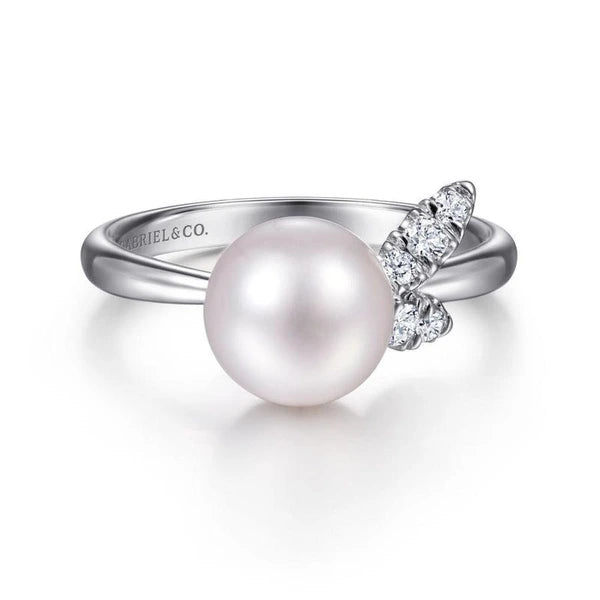 14K White Gold Pearl Ring with Diamond Leaves