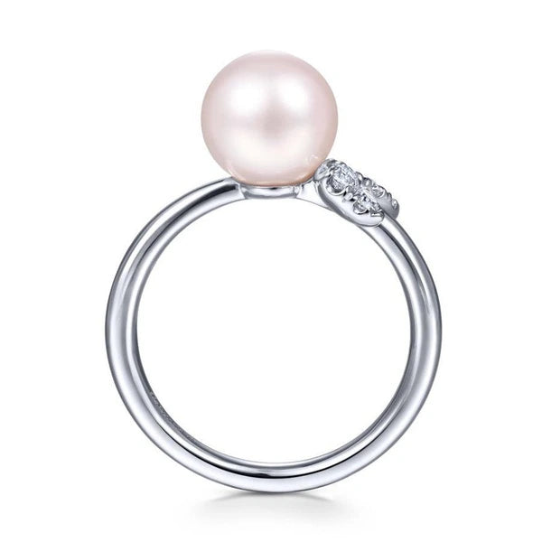 14K White Gold Pearl Ring with Diamond Leaves