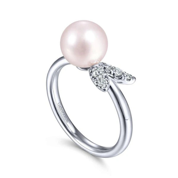 14K White Gold Pearl Ring with Diamond Leaves
