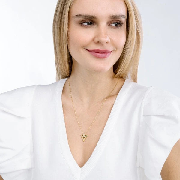 1/20tcw Diamond Arrow Pendant Necklace