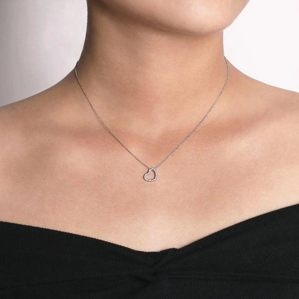14K White Gold e Diamond Open Heart Necklace