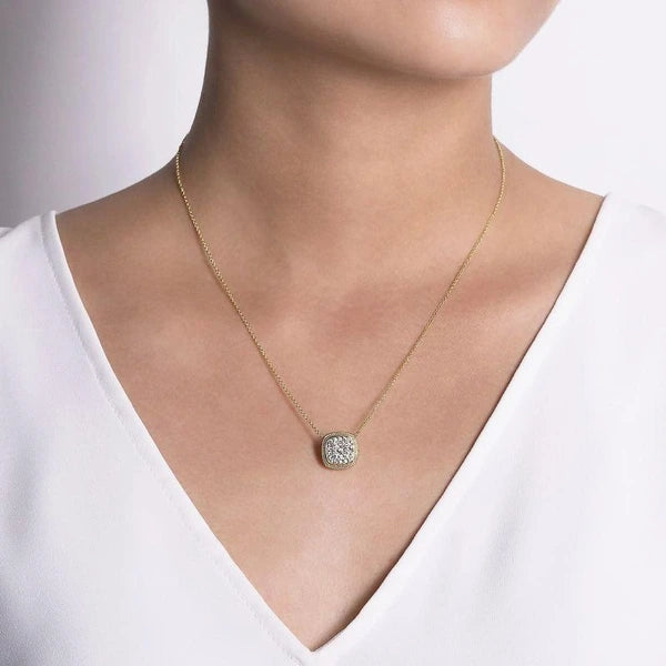 18" 14K Yellow Gold Cushion Shape Diamond e Pendant Necklace