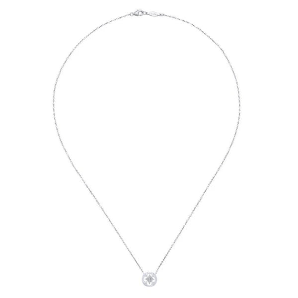 925 Sterling Silver Round Quatrefoil Cutout Pendant Necklace
