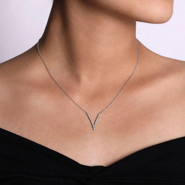 14K White Gold Split Chain Diamond V Necklace