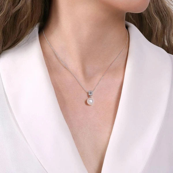 14K White Gold e Diamond and Pearl Pendant Necklace