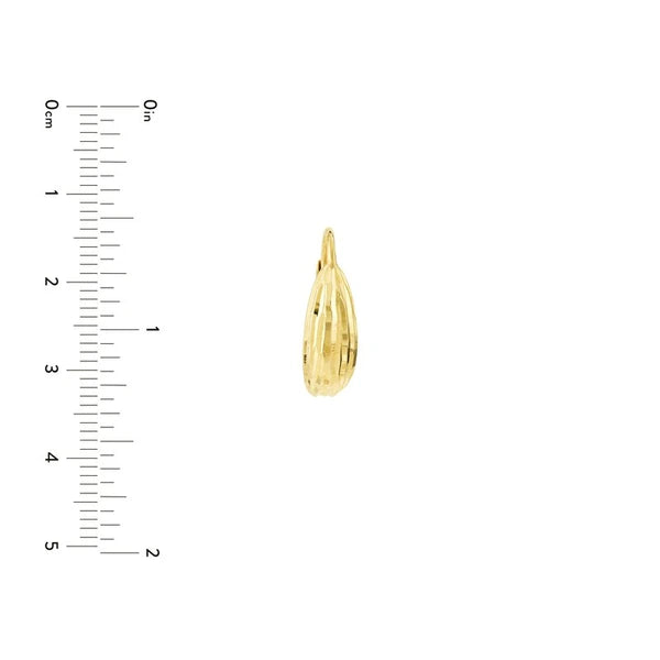 Ribbed Earrings on Leverback