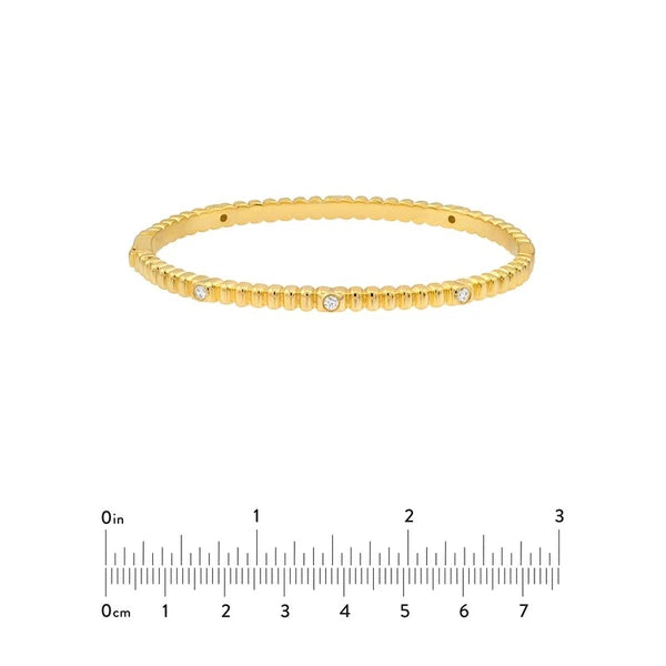 Diamond Fluted Station Bangle Bracelet (1/4tcw)